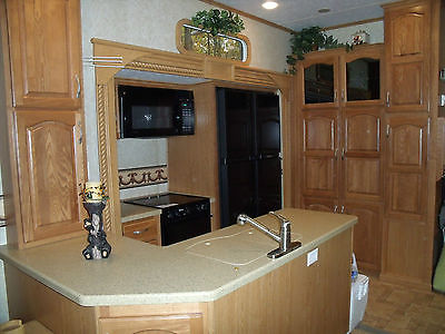 LUXURY! 08 Crossroads Seville 5th Wheel,Fireplace, Corian counter tops, King Bed