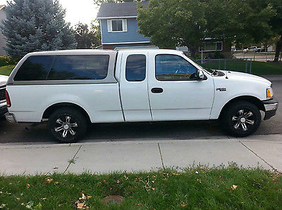 Ford : F-150 4 door extended cab white, 6 cylinders, 4 door extended cab, stick shift, 5 speeds