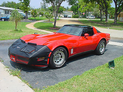Chevrolet : Corvette Leather seats, mirror t tops above average to good condition