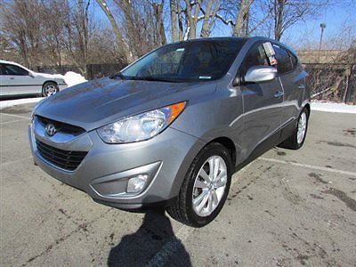 Hyundai : Tucson AWD 4dr Automatic Limited AWD 4dr Automatic Limited SUV Automatic Gasoline 2.4L 4 Cyl GRAY