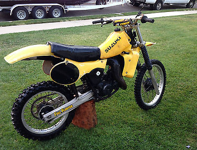 Suzuki : RM RM125 dirt bike vintage 1982 Suzuki yellow motorcycle 80's