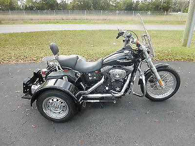 Harley-Davidson : Dyna STREET BOB TRIKE, VOYAGER KIT, SADDLEBAGS, BACKREST, WINDSHIELD, ENGINE GUARD,