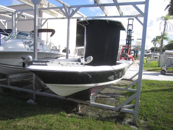 2009 Blue Wave 2400 Pure Bay