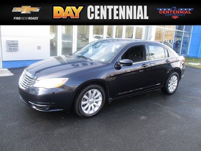 2012 Chrysler 200 4D Sedan Touring