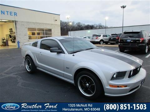2005 Ford Mustang 2 Door Coupe