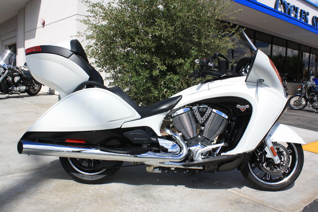 2016 Victory Cross Country Tour Two-Tone White Pearl