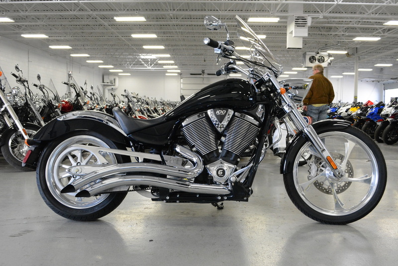 2016 Victory Cross Country Tour Two-Tone White Pearl