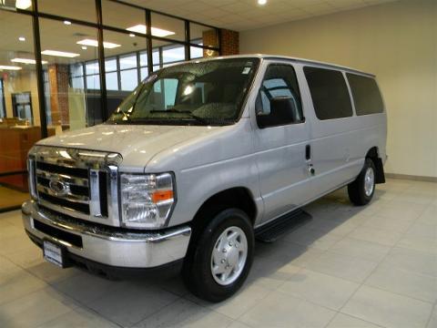 2014 Ford Econoline 350 Super Duty 3 Door Van