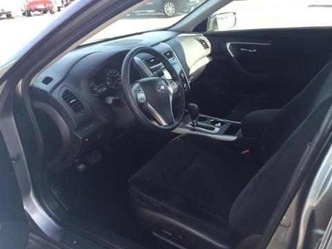 2015 Nissan Altima 4 Door Sedan, 3