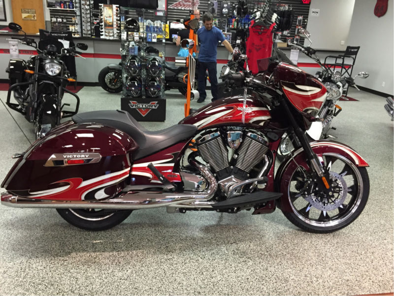 2015 Victory Motorcycles CROSS COUNTRY NESS MAGNUM