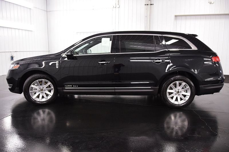 2015 Lincoln MKT 4D Sport Utility Livery