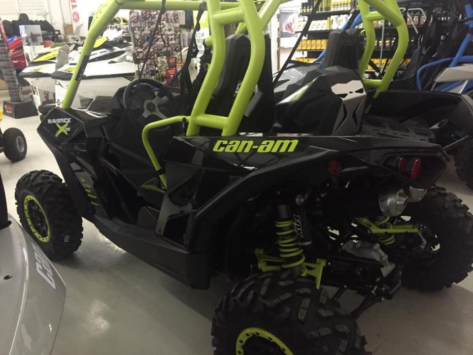 2016 Can-Am Maverick MAX X ds 1000R Turbo Carbon Black / Manta Gree