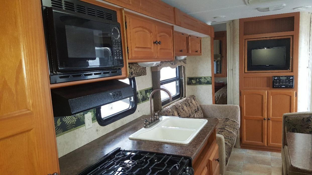 2011 Thor Motor Coach Four Winds 291BHGS