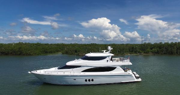 2014 Hatteras 80 Motor Yacht