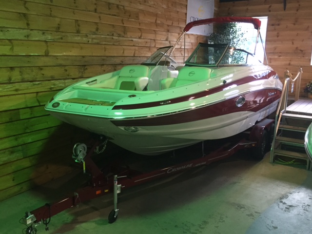 2016 Crownline runabout/deckboat E4