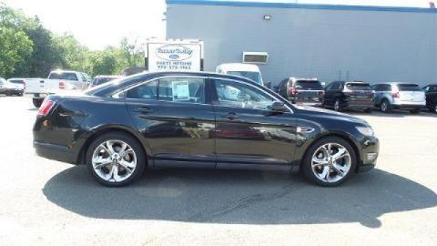 2011 Ford Taurus 4 Door Sedan