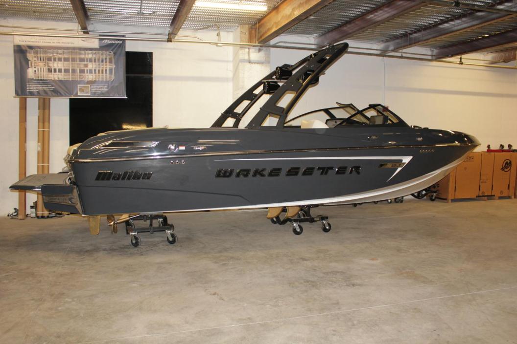 2015 Malibu Boats LLC 23 LSV WAKESETTER