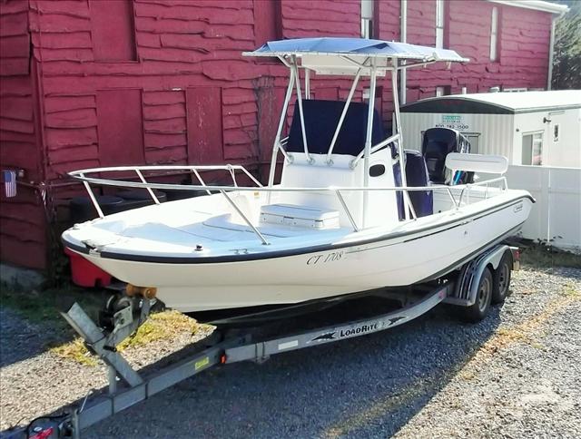 2001 Boston Whaler 22 Dauntless