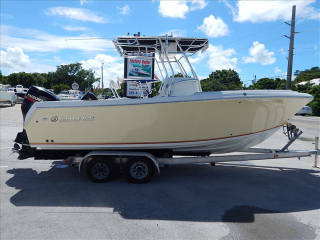 2006 Sailfish 2360 CC