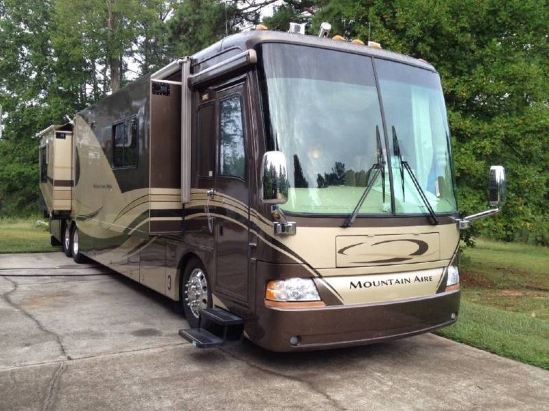 2006 Newmar Mountain Aire 4304 For Sale in Delray Beach, Florida 33483