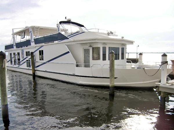 2008 Fantasy 85' Coastal Yacht