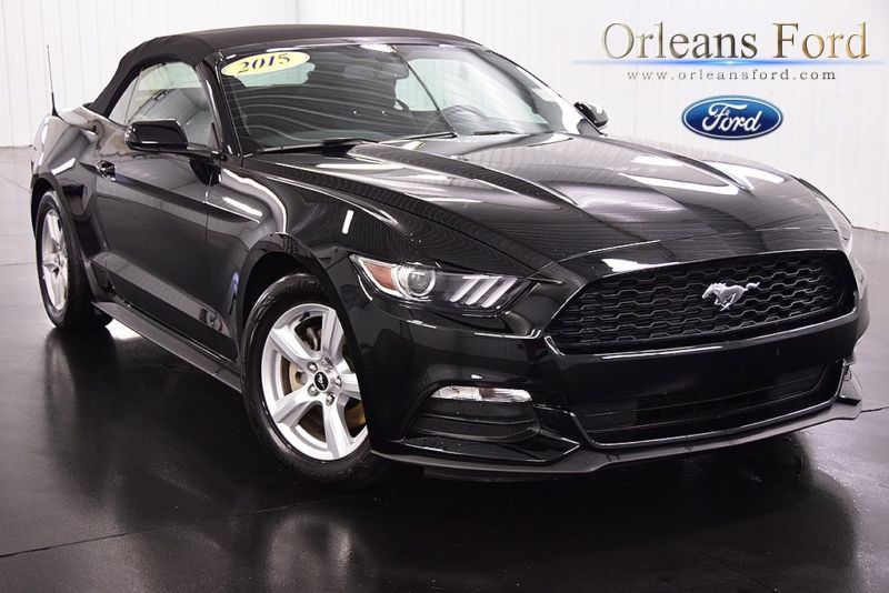 2015 Ford Mustang 2D Convertible V6