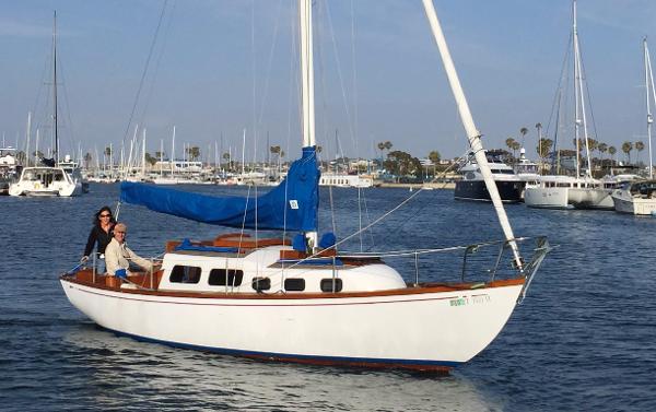 1976 Taipan / Cheoy Lee 28 Sloop - refinished.