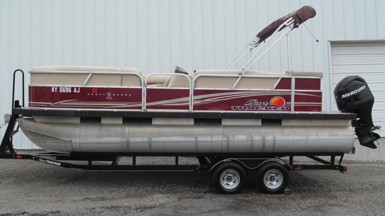 2012 Sun Tracker Party Barge 22 DLX
