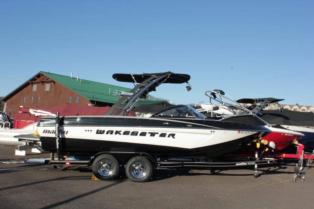 2011 Malibu Boats LLC 21 VLX WAKESETER