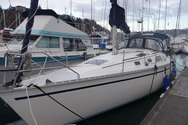 1990 Hunter 35.5