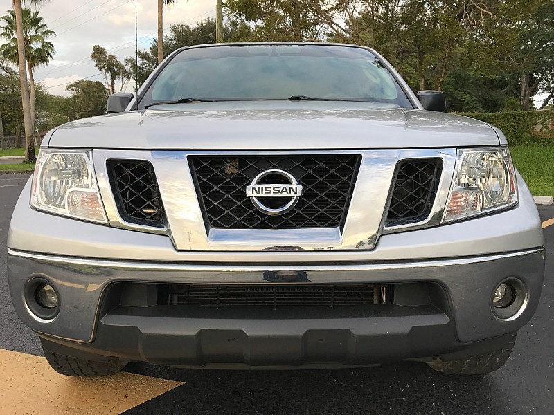 2010 Nissan Frontier 2WD Crew Cab LE