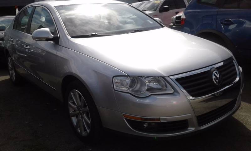 2010 Volkswagen Passat Komfort 4dr Sedan