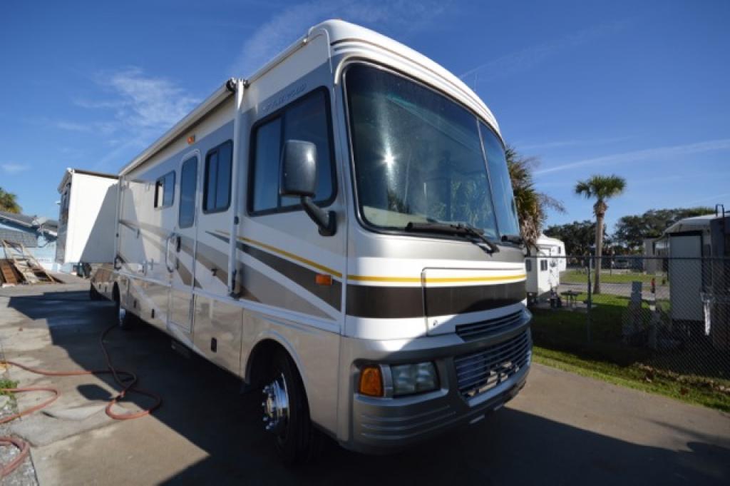 2005 Fleetwood Bounder 35E