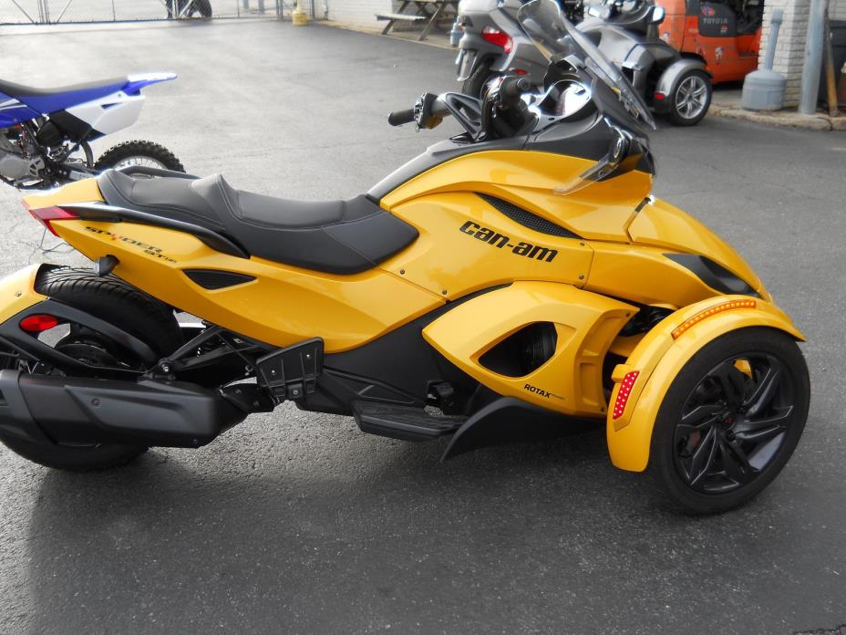 2013 Can-Am SPYDER STS