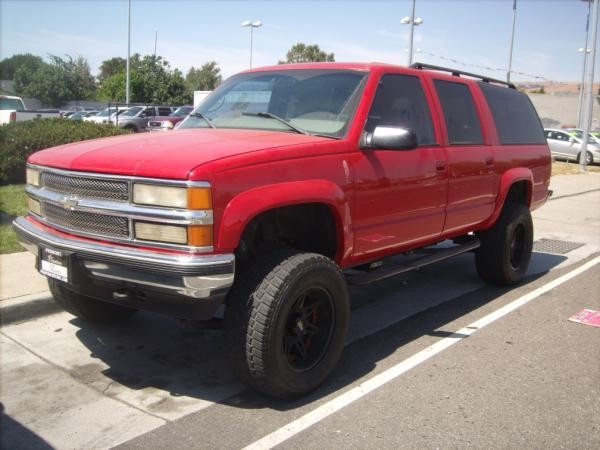 1999 CHEVROLET SUBURBAN 4WD *LIFTED* (FINANCING