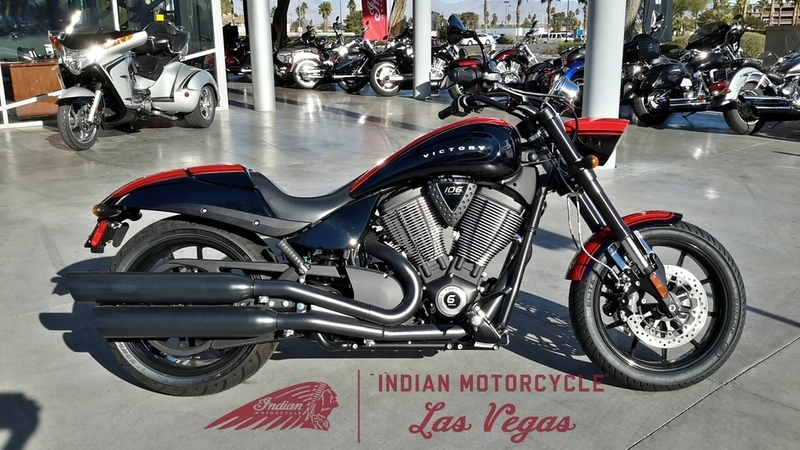 2016 Victory Hammer S Black w/Red Racing Stripes