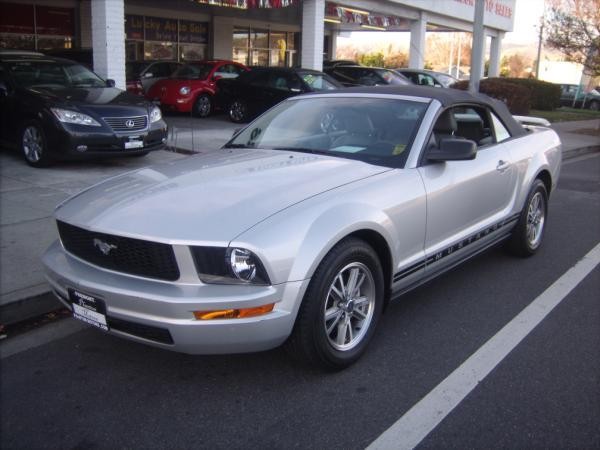 2005 FORD MUSTANG CONV *FULLY LOADED* (FIN