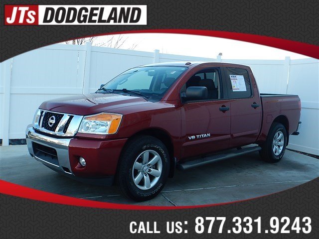 2014 Nissan Titan  Pickup Truck