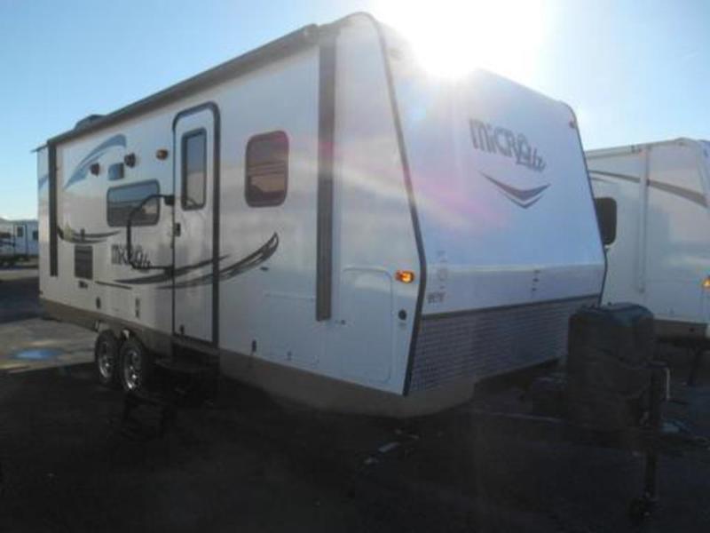 2016 Forest River Flagstaff Micro Lite 25BHS