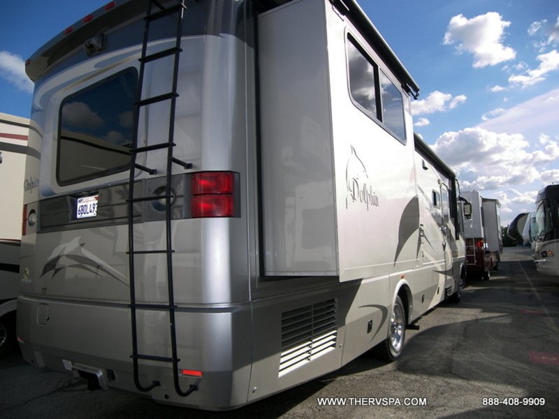 2007 National Dolphin 5355 Class A motor home