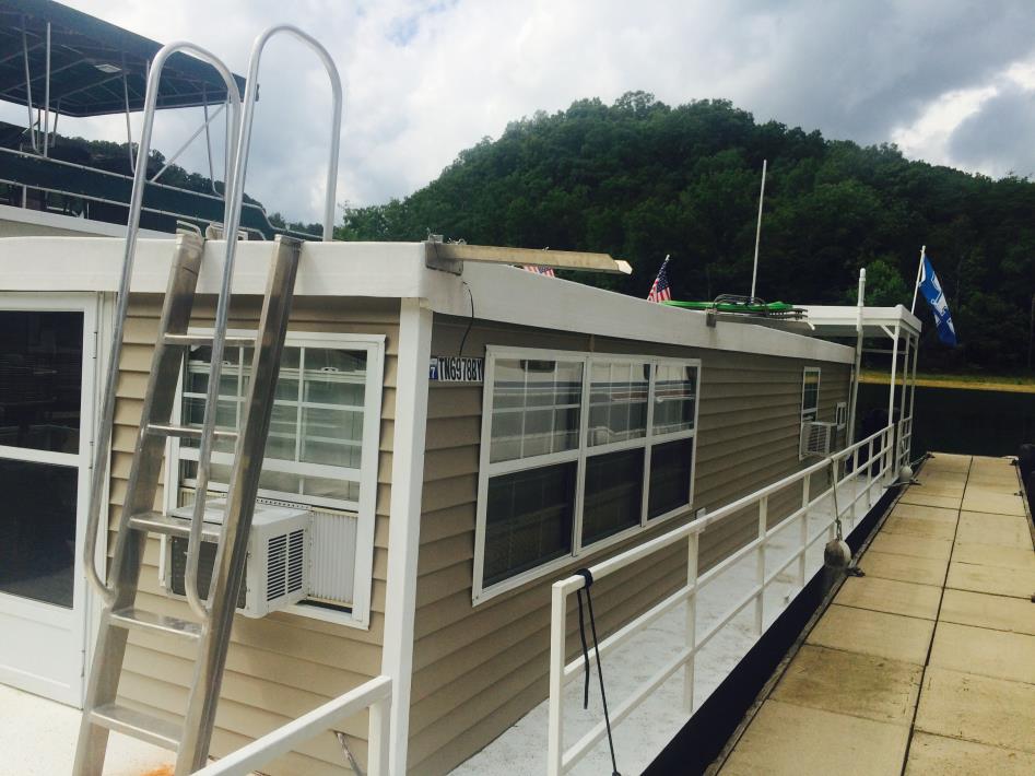 1982 Stephens Houseboat