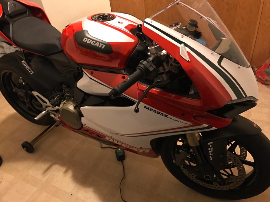 2015 Ducati SUPERBIKE 1299 PANIGALE
