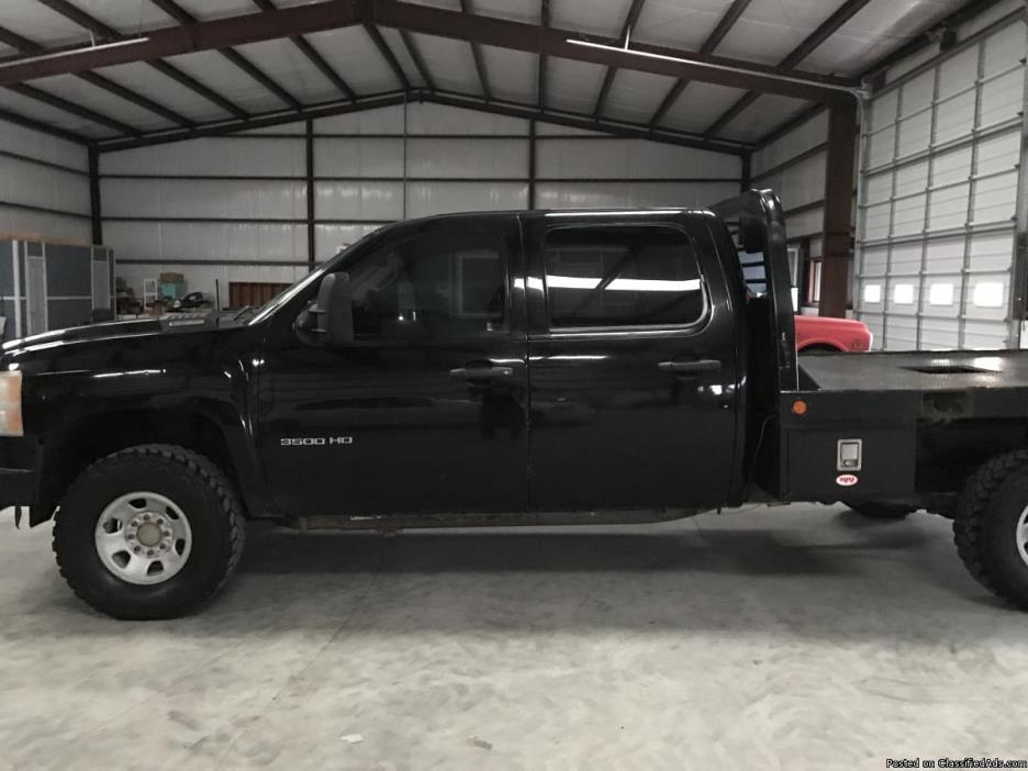 2010 Chevy 3500 4x4 SRW Duramax Flatbed Texas truck ONE owner