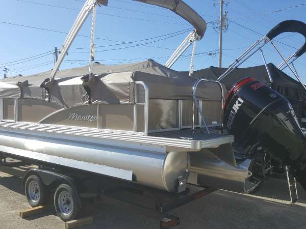 2017 Manitou Pontoons Aurora RF LE