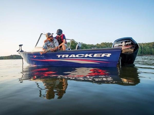 2017 TRACKER BOATS Pro Guide V-16 WT