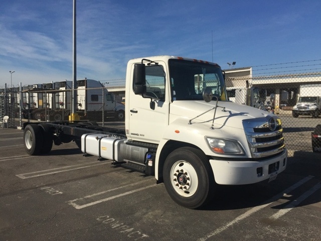 2013 Hino 338  Cab Chassis