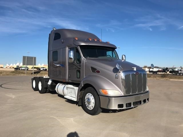 2009 Peterbilt 379  Conventional - Sleeper Truck