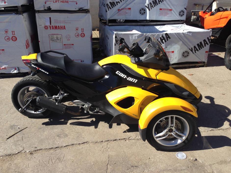 2009 Can-Am Spyder™ GS Roadster with SE5 Transmission (semi auto)