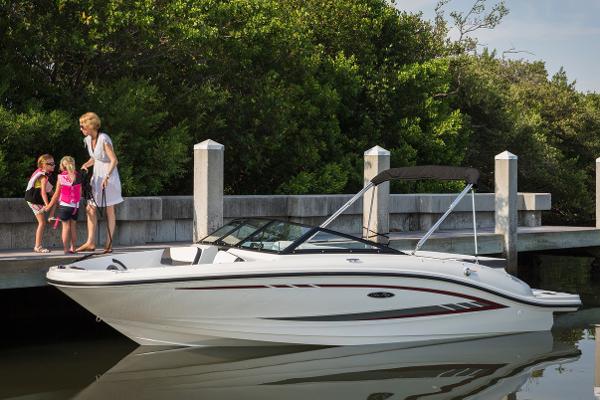 2017 Sea Ray SPX 190