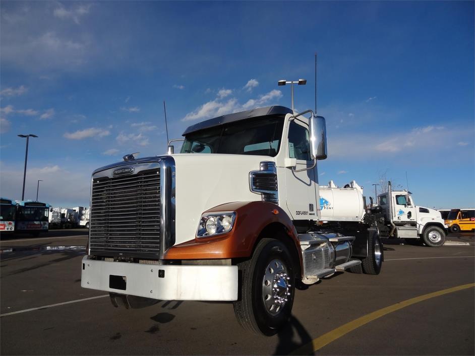 2013 Freightliner 122 Sd  Conventional - Day Cab